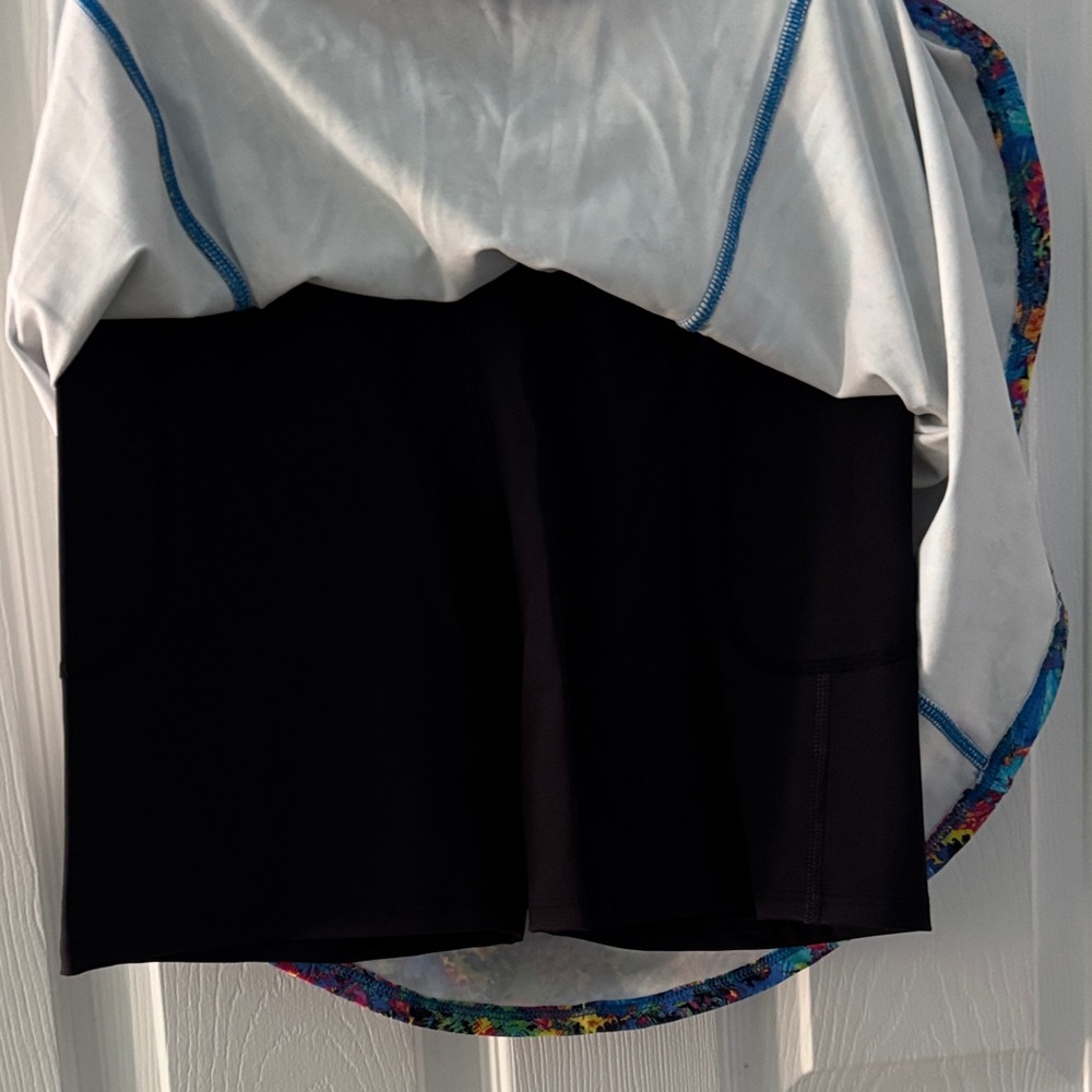 Vibrant Floral Dona Jo Activewear Skirt - Picture 4 of 5